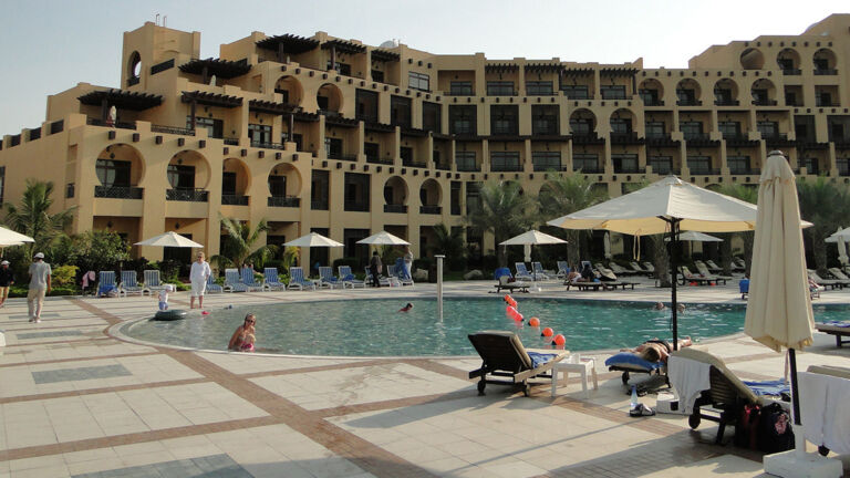 hilton_pool_hotel